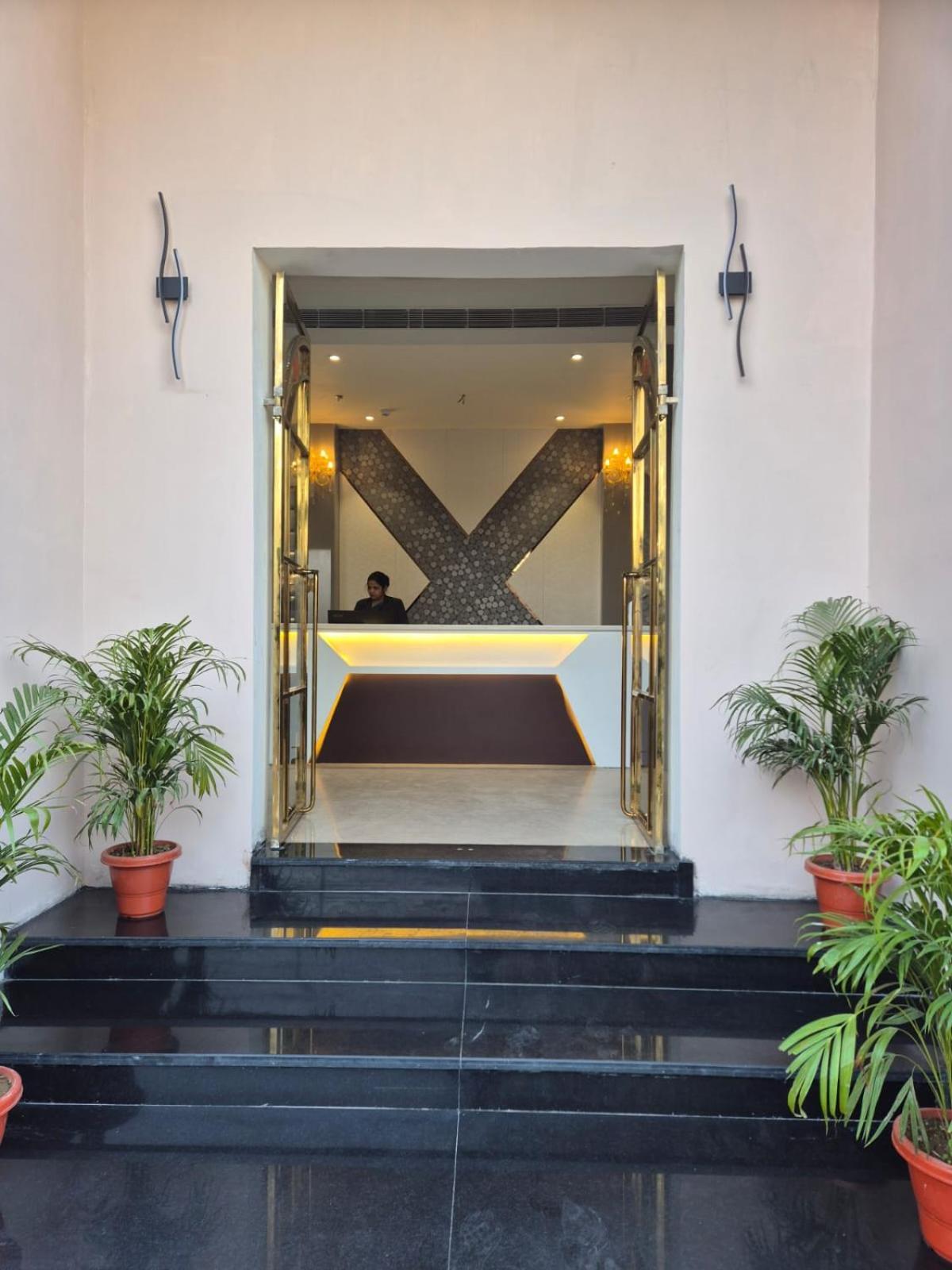 Hotel Adsan Heights Gajraula Exterior foto